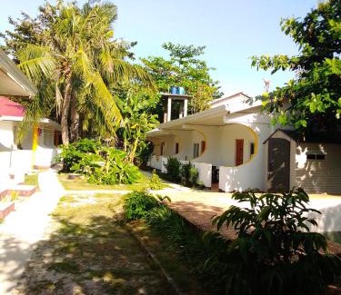 Amambucale House | Comfortable Stay at Mr.kwiiz Inn with Family-Friendly Amenities