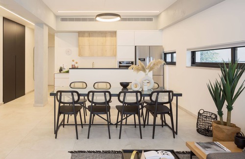 Tel Aviv Apartment | Pet-Friendly Haven at Mr. Louis - Guest Rated 10/10