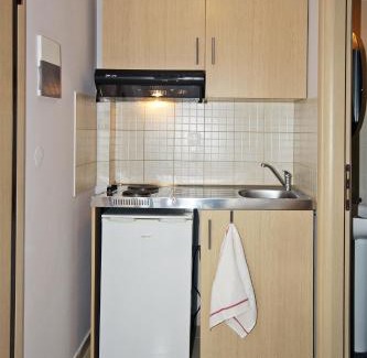 Paradhisos Apartment | Family-Friendly Retreat at Mr&Mrs Green - 8.6/10 Rated
