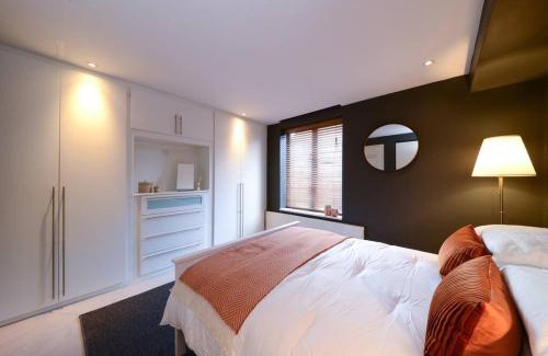 Munster Apartment | Cozy 1-Bed Apartment in Munster Village for Families