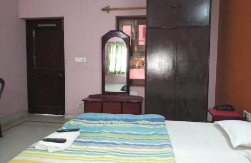 Gwalior Hotel | Mrignayani: Budget-Friendly Retreat with Pet-Friendly Amenities