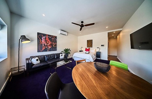 Islington Apartment | Discover Mrs Owens Lofts: Family-Friendly with Pool Access