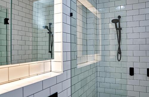 Islington Apartment | Discover Mrs Owens Lofts: Family-Friendly with Pool Access