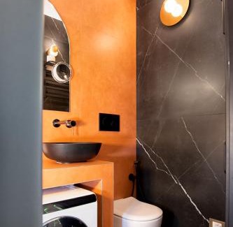 Ponte Seveso Apartment | Elegant Ms Marple Suite Near Central Station - Pet Friendly