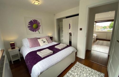 Kidlington House | Family-Friendly Msquared Villa: Modern 3-Bedroom Retreat