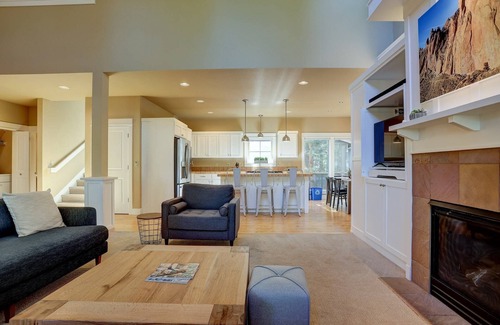 RiverWild House | Perfect Mt Bachelor Vlg Resort Home with Pool & Trails