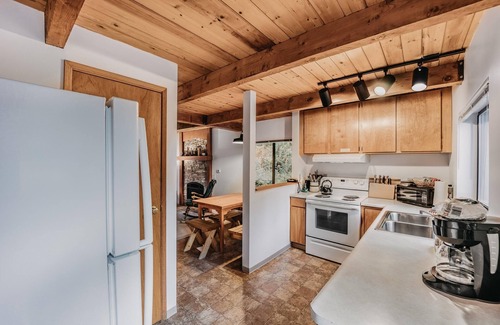 Maple Falls Cabin | Cozy Mt. Baker Lodging Cabin #67 with Private Hot Tub