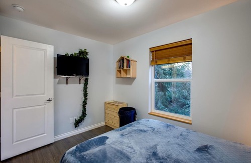 Warnick House | Pet-Friendly Mt. Baker Lodging Cabin for Memorable Getaways