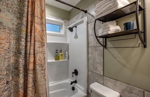 Warnick House | Pet-Friendly Mt. Baker Lodging Cabin for Memorable Getaways
