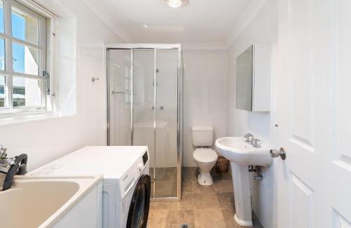 Mount Barker House | Pet-Friendly Retreat at Mt Barker Nina's Cottage - 4 Stars