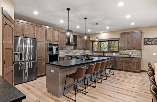 Lead Cabin | Ideal Family Retreat at Mt Ever-Rest with Pool Access
