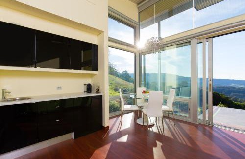 Broughton Vale House | Relaxing Mt Hay Retreat: Oceanfront with Private Pool