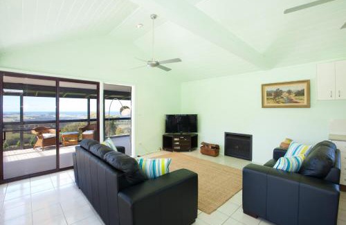 Broughton Vale House | Relaxing Mt Hay Retreat: Oceanfront with Private Pool
