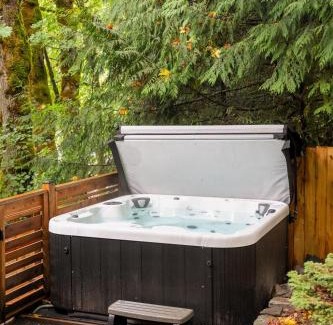 Welches House | Mt Hood Adventure Lodge