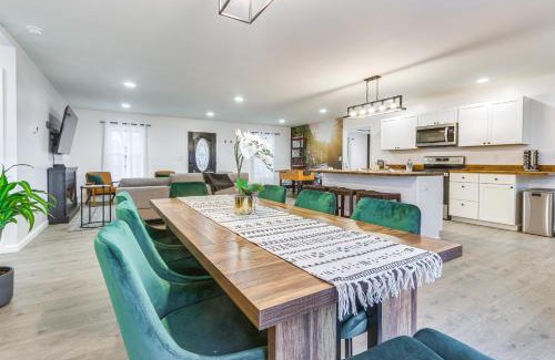 Mount Jackson House | Relaxing Mt Jackson Home with Hot Tub Near Bryce Resort