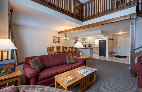 Lake Placid Condo | Experience Mt. Jo Lodge: Stay Near Lake Placid's Beauty