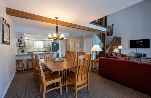 Lake Placid Condo | Experience Mt. Jo Lodge: Stay Near Lake Placid's Beauty