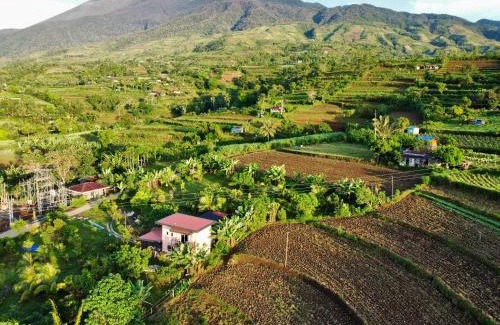 San Carlos City Villa | Discover Mt Kanlaon View: Pet-Friendly Canlaon Staycation