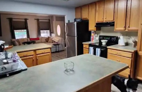 Shingletown House | Discover Mt Lassen: Nature, Spa, and Pet-Friendly Retreat