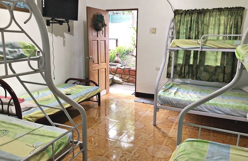 Cuenca Hotel | Relax at Mt. Maculot View Resort with Pool & Breakfast