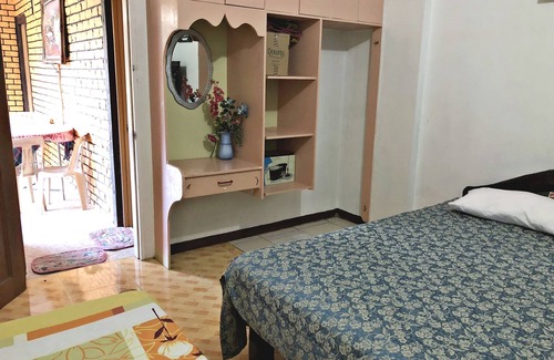 Cuenca Hotel | Relax at Mt. Maculot View Resort with Pool & Breakfast