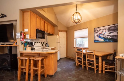 Salida Ski Chalet | Experience Mt. Massive Chalet: Guest Rated 9.6/10 & Pet Friendly