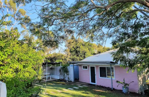 Mount Morgan House | Mt Morgan Hillside Cottage