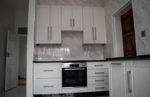 Mazowe House | Highly Rated Mt Pleasant Holiday Villa with Breakfast Included