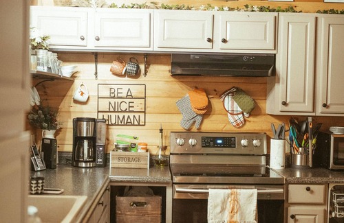 Jasper Cabin | Top-Rated Mt. Sherman Cabin with Pool & Hot Tub Awaits