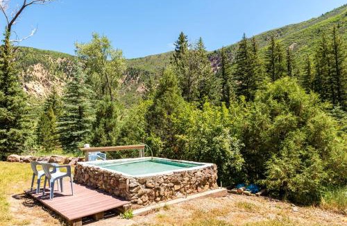 Carbondale House | Eco-Friendly Mt. Sopris Cabin with Hot Tub & Perfect Reviews