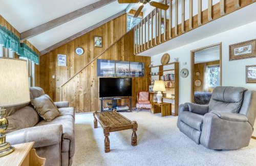Overlook Park House | Discover Mt View Lane 7: Family-Friendly with Pool & Hot Tub