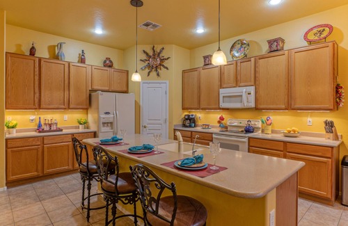 Gold Canyon House | Gold Canyon Retreat: Scenic Mountain Views & Top Amenities