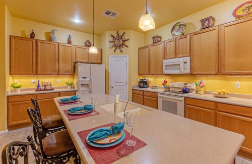 Gold Canyon House | Gold Canyon Retreat: Scenic Mountain Views & Top Amenities