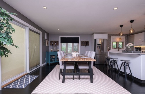 Mount Washington House | Mt Washington Oasis: Minutes from Stadiums with Hot Tub