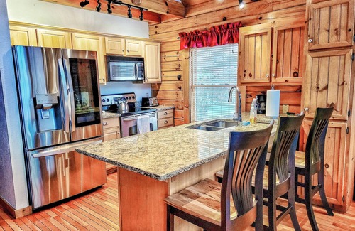 Bostic Cabin | Unforgettable MTN Cabin Getaway with Hot Tub & Scenic Views