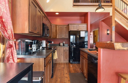 Lead Cabin | Scenic Mountain Cabin with Spa and ATV Trails Await
