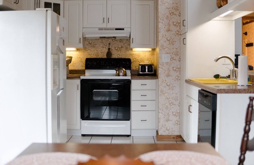 Weaverville Cabin | Mountain Retreat: Top-Rated Getaway Near Blue Ridge Pkwy