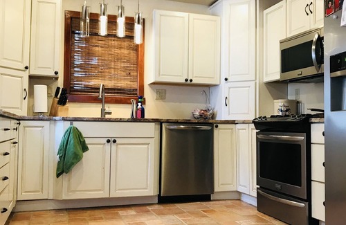 Cascade-Chipita Park House | Guest Rated 10/10: Spacious Retreat with Spa and Firepit