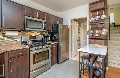 Madison House | Charming Mtn Top Home with Lake Views & Speakeasy Access