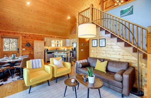 Sparta Cabin | Idyllic Mountain-View Cabin with Spa on Scenic 2 Acres
