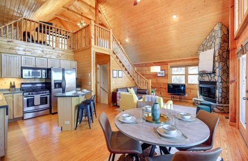 Sparta Cabin | Idyllic Mountain-View Cabin with Spa on Scenic 2 Acres