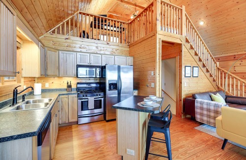 Sparta Cabin | Idyllic Mountain-View Cabin with Spa on Scenic 2 Acres
