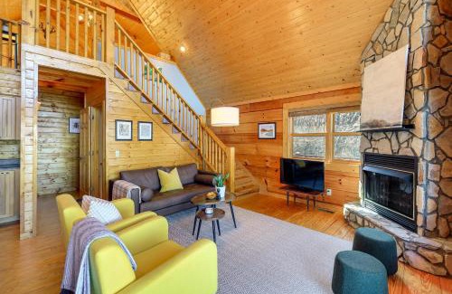 Sparta House | Idyllic Mountain-View Blue Ridge Cabin on Expansive Land