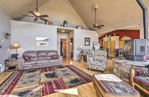 Cripple Creek House | Cozy Mtn-View Cabin with Deck, Perfect for Families!