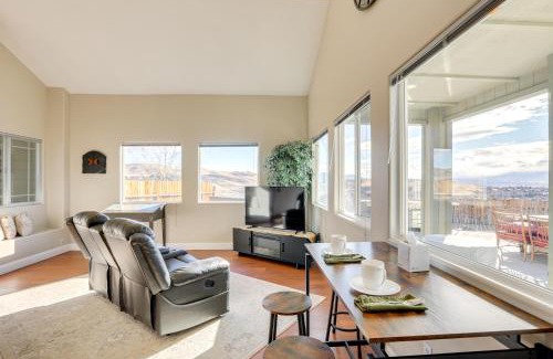 Sparks House | Mtn-View Escape with Hot Tub in Sparks!
