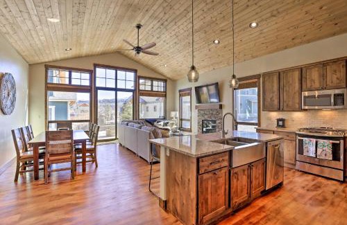 Grand Park House | Cozy Fraser Home with Hot Tub - Perfect for Ski Lovers!