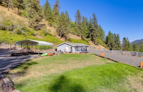 Ahsahka House | Mtn-View Gem with Outdoor Entertainment in Ahsahka!