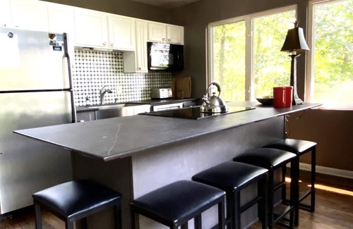 Fairview Ski Chalet | Serenity with Hot Tub & WiFi - Top Guest Rated Retreat!