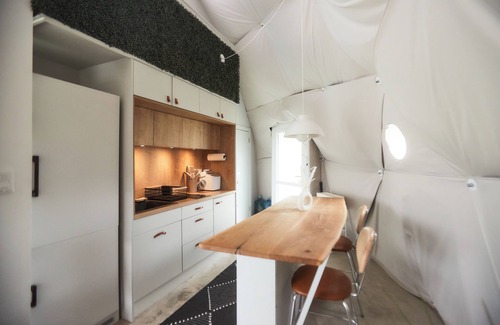 Hobart Apartment | Enchanting Mtn View Dome with Heated Plunge Pool & Spa