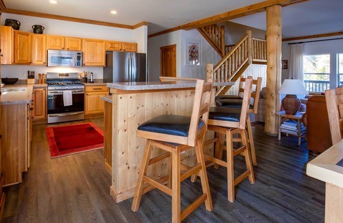 Winter Park Highlands House | Granby Vacation Retreat with Hot Tub & Mountain Views